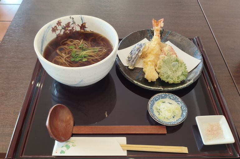 温かい天ぷらそば