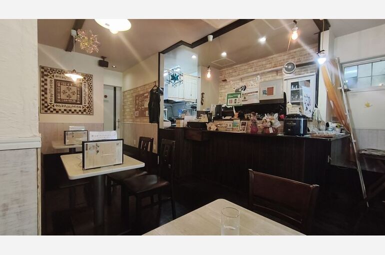店内　カウンター